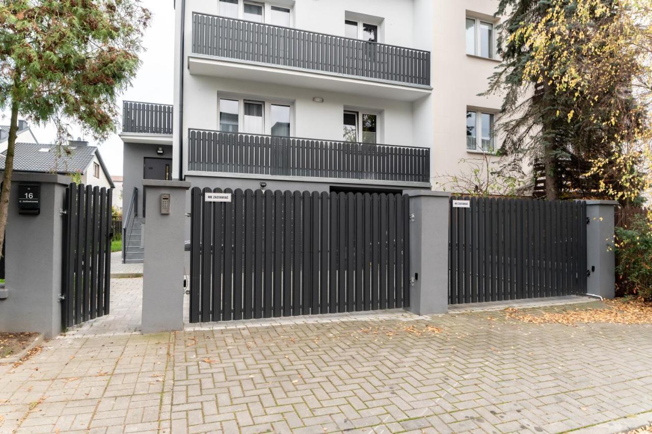 Uroczy, Przytulny Apartament Poddasze ราดอม ภายนอก รูปภาพ